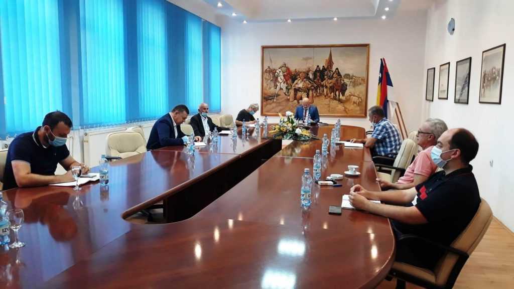 “OKTOBARSKE SVEČANOSTI” U BRODU UZ MINIMALAN BROJ PRISUTNIH