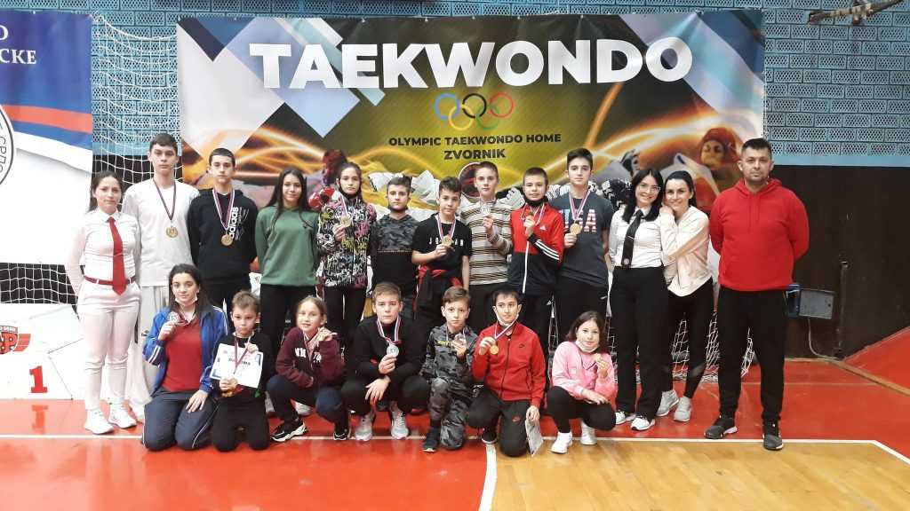 SA PRVENSTVA REPUBLIKE SRPSKE U DERVENTU 14 MEDALJA