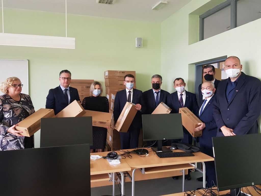 Realizacija DualSci projekta Sveučilišta u Mostaru od 30 kompjutora za Centar studiranja u Orašju