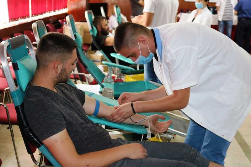 U DERVENTI PRIKUPLJENO 73 DOZA KRVI