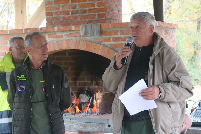 “STANARSKI KUP”: RIBOLOVCI “UKRSTILI ŠTAPOVE” NA UKRINI